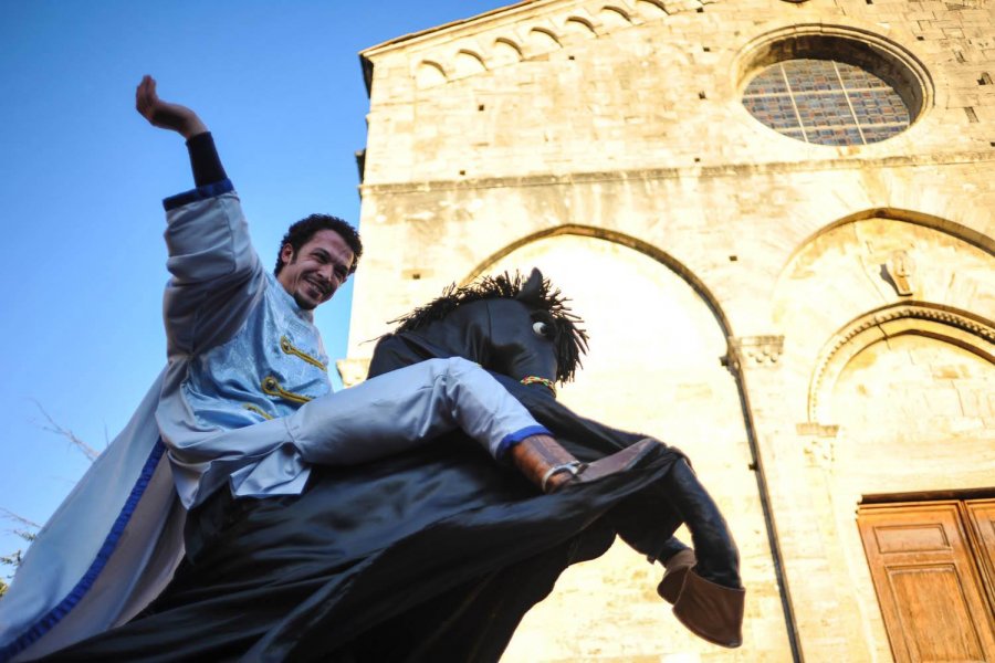 altolivello_carnevale_asciano_crete_senesi